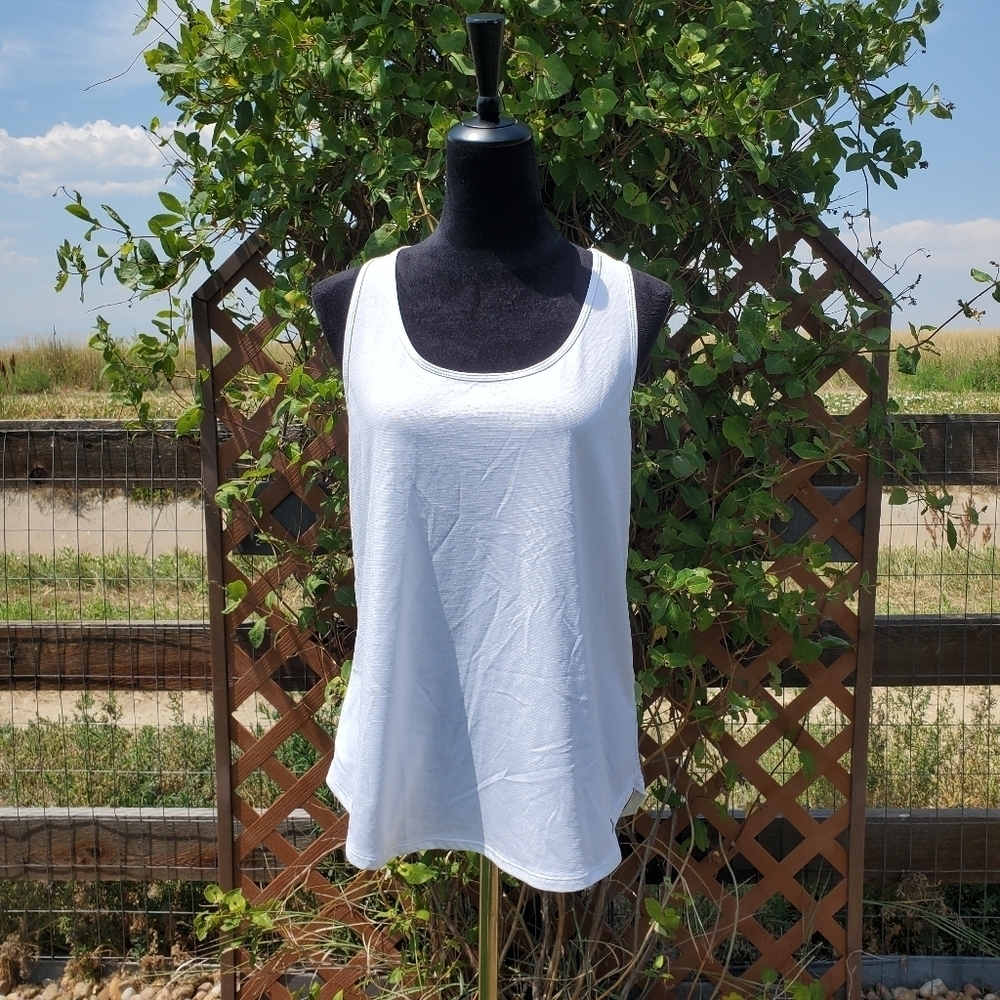 Under Armour Women's Athletic Activewear White Tank Top Size Large EUC